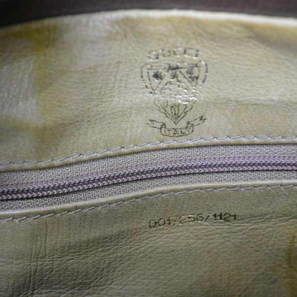 Gucci 1970's script logo leather shoulder bag - Picture 10 of 10